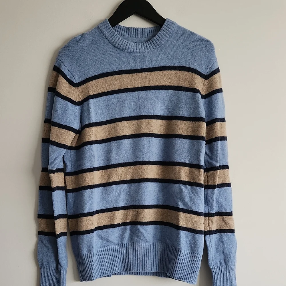 Roots EUC Merino Wool Crewneck Sweater Size Medium - Picture 1 of 4